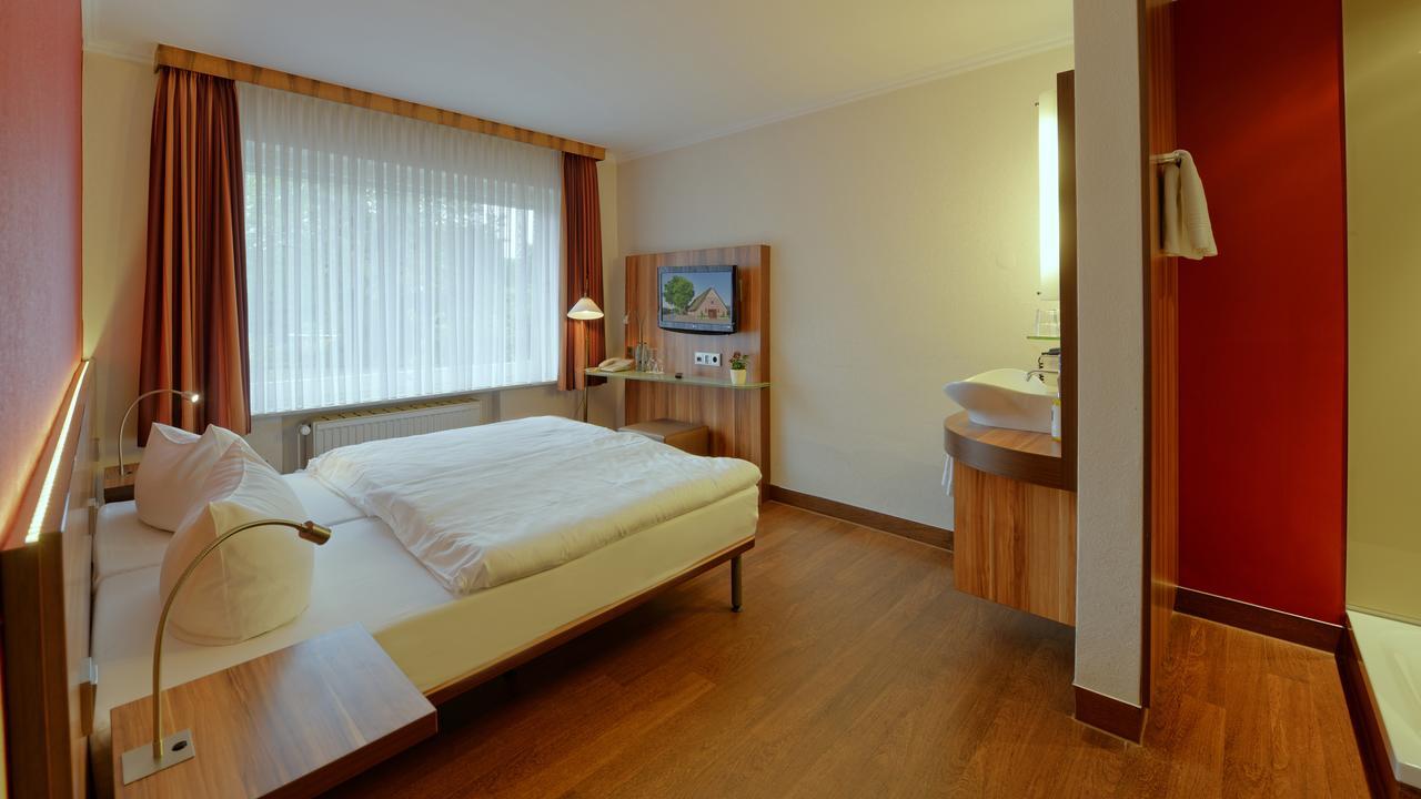 Landhotel Zur Eiche ブクステフーデ エクステリア 写真