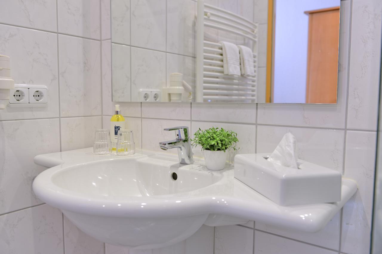 Landhotel Zur Eiche ブクステフーデ エクステリア 写真